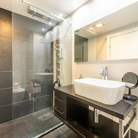 Appartamento Guestready - Fantastic Modern 2br Apt Near Quinta Das Conchas Lisbona